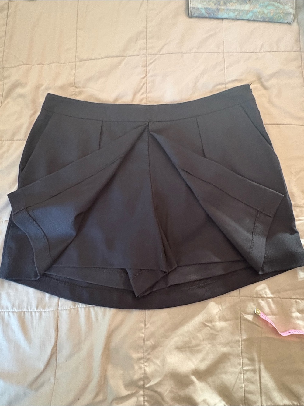 GAP Black Women’s Skort with Layered Front Panels